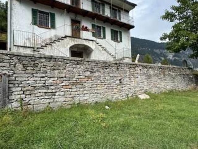 Villa Indipendente in vendita a Bugliaga, Trasquera