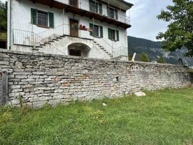 Villa Indipendente in vendita a Bugliaga, Trasquera
