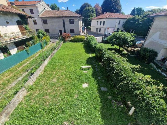 Villa Indipendente in vendita a Travedona Monate, Lombardia
