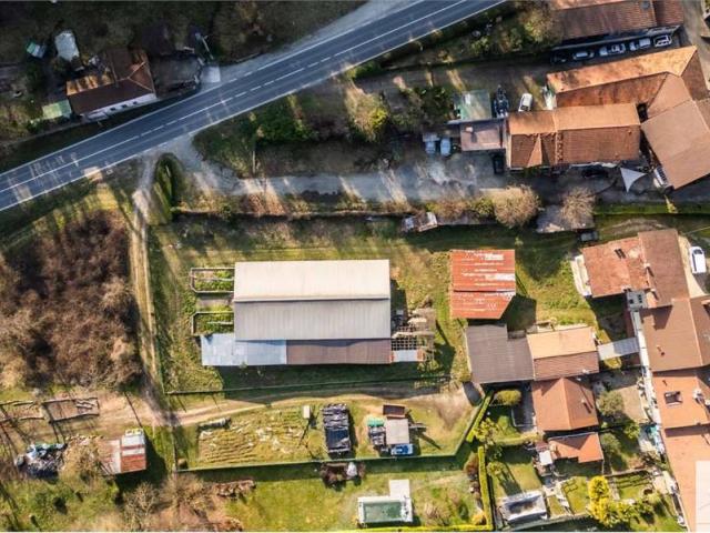 Villa Indipendente in vendita a Travedona Monate, Lombardia
