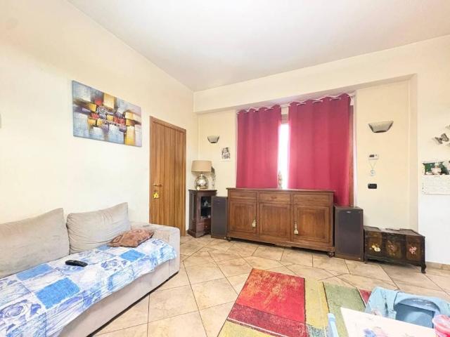 Villa Indipendente in vendita a Travedona Monate, Lombardia
