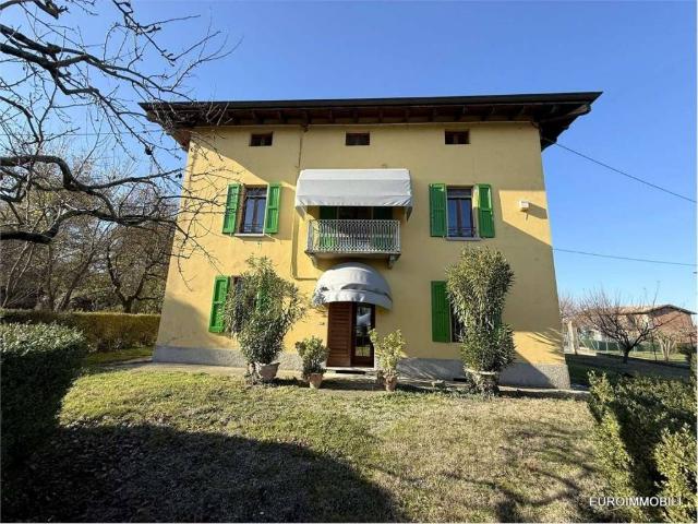 Villa Indipendente in vendita a Traversetolo, Reggio Emilia