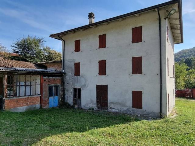 Villa Indipendente in vendita a Gabbiola, Traversetolo