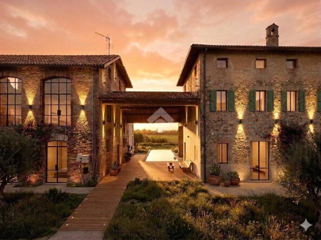 Villa Indipendente in vendita a Traversetolo, Reggio Emilia
