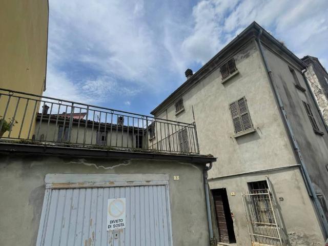 Villa Indipendente in vendita a Travo, Reggio Emilia
