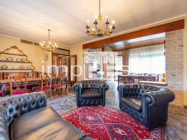 Villa Indipendente in vendita a Trebaseleghe, Veneto
