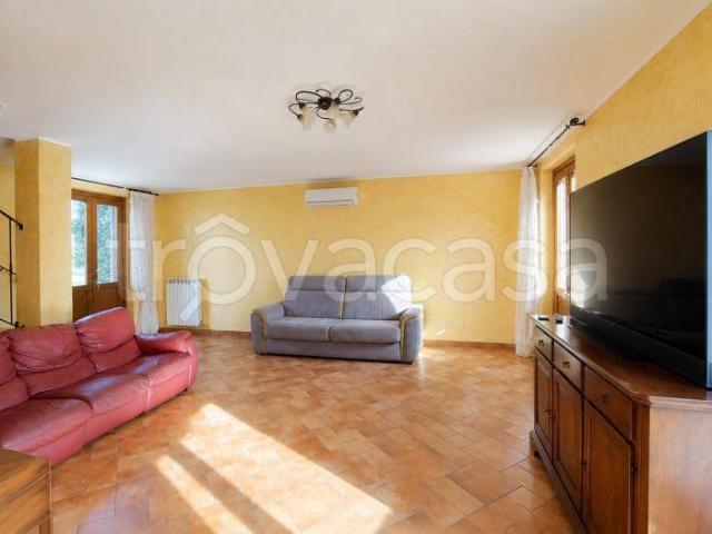 Villa Indipendente in vendita a Trecastelli, Marche