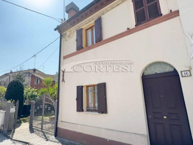 Villa Indipendente in vendita a Trecastelli, Marche