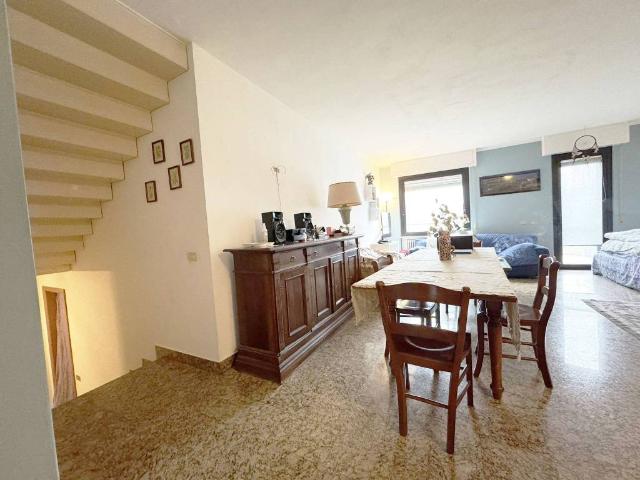 Villa Indipendente in vendita a Trecastelli, Marche