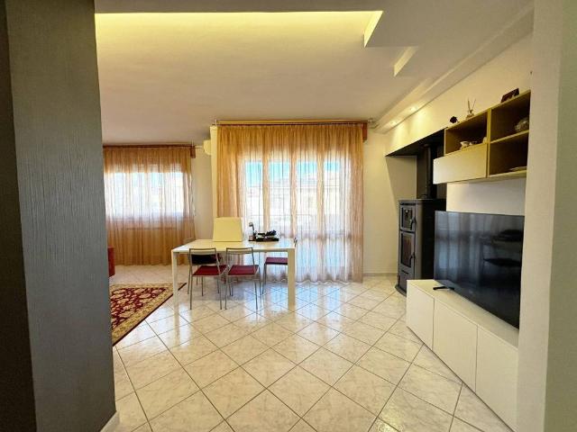 Villa Indipendente in vendita a Trecastelli, Marche