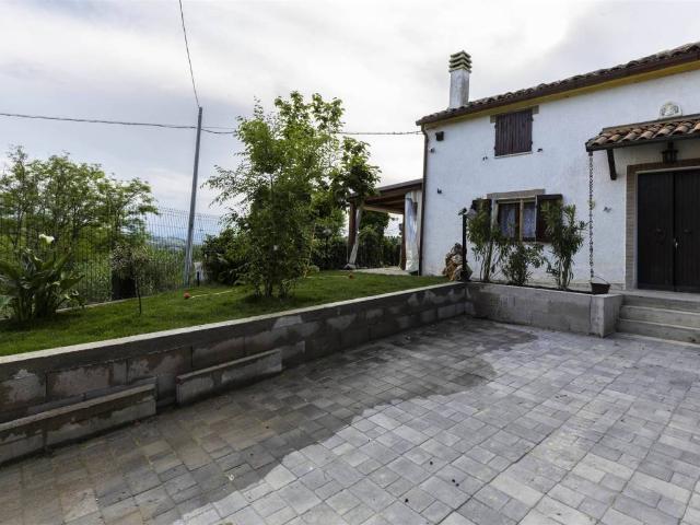 Villa Indipendente in vendita a Trecastelli, Marche