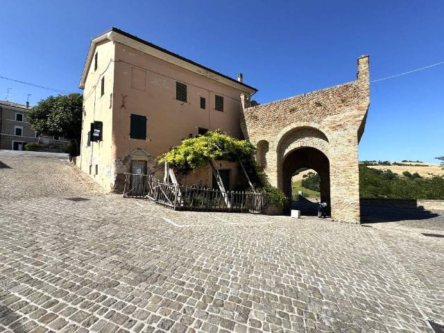 Villa Indipendente in vendita a Trecastelli, Marche