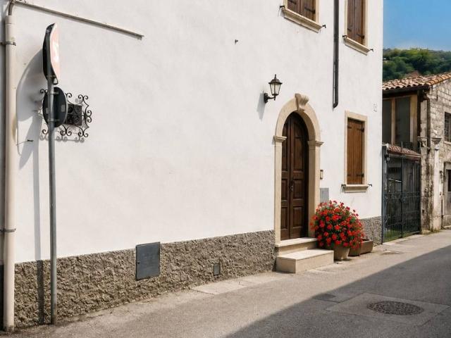 Villa Indipendente in vendita a Tregnago, Veneto