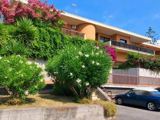 Villa Indipendente in vendita a Canalicchio, Tremestieri Etneo