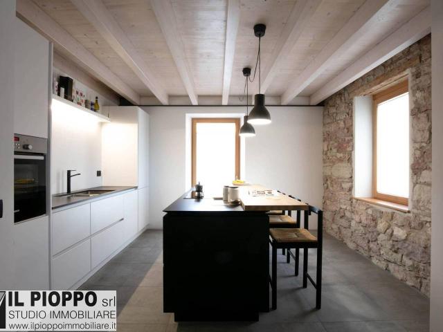 Villa Indipendente in vendita a Territorio Val d'Adige, Trento