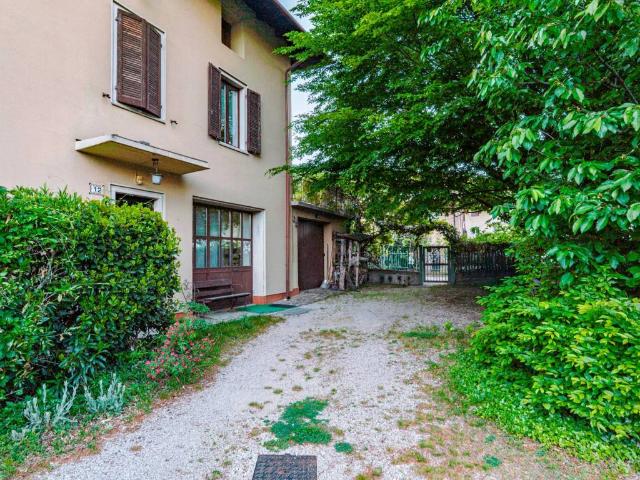 Villa Indipendente in vendita a Territorio Val d'Adige, Trento
