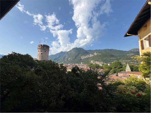 Villa Indipendente in vendita a Territorio Val d'Adige, Trento