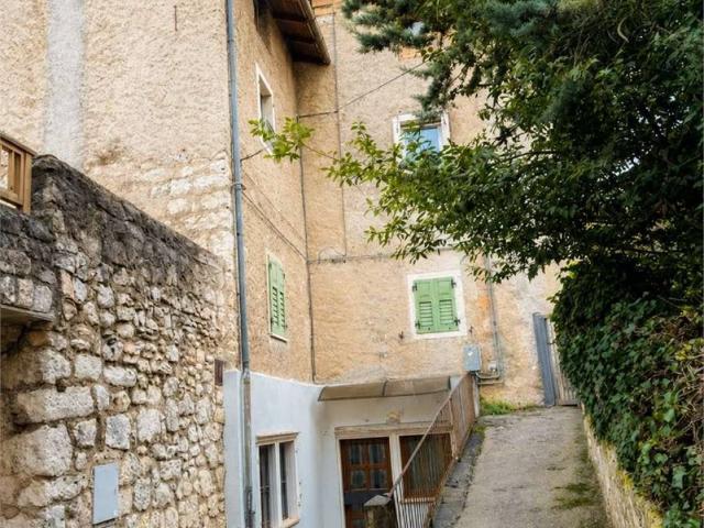 Villa Indipendente in vendita a Territorio Val d'Adige, Trento