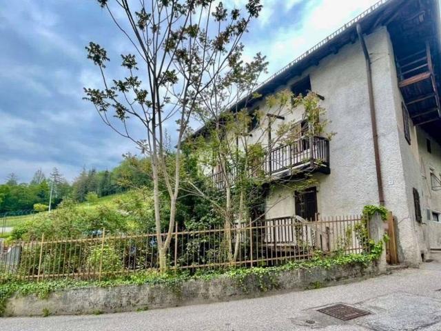 Villa Indipendente in vendita a Territorio Val d'Adige, Trento
