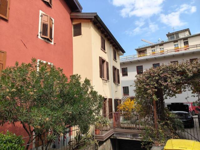 Villa Indipendente in vendita a Territorio Val d'Adige, Trento