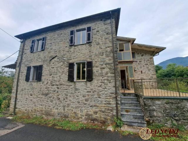 Villa Indipendente in vendita a Unione di comuni Montana Lunigiana, Tresana