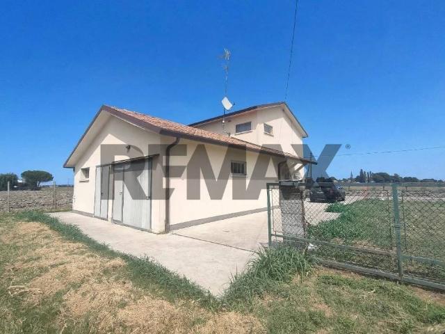 Villa Indipendente in vendita a Brazzolo, Tresignana
