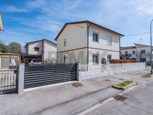 Villa Indipendente in vendita a Unione Terre e Fiumi, Formignana