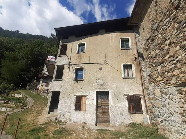 Villa Indipendente in vendita a Tresivio, Lombardia
