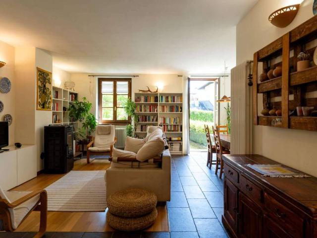 Villa Indipendente in vendita a Tresivio, Lombardia
