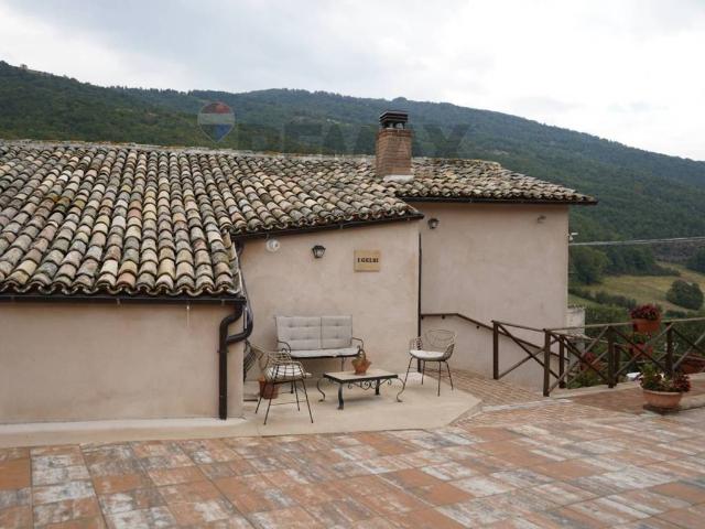 Villa Indipendente in vendita a Ponze, Trevi