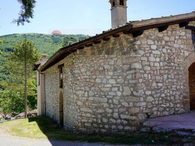 Villa Indipendente in vendita a Trevi, Umbria