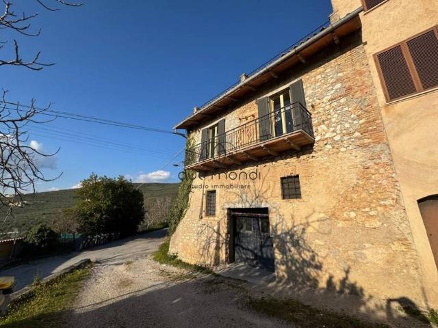 Villa Indipendente in vendita a Trevi, Umbria