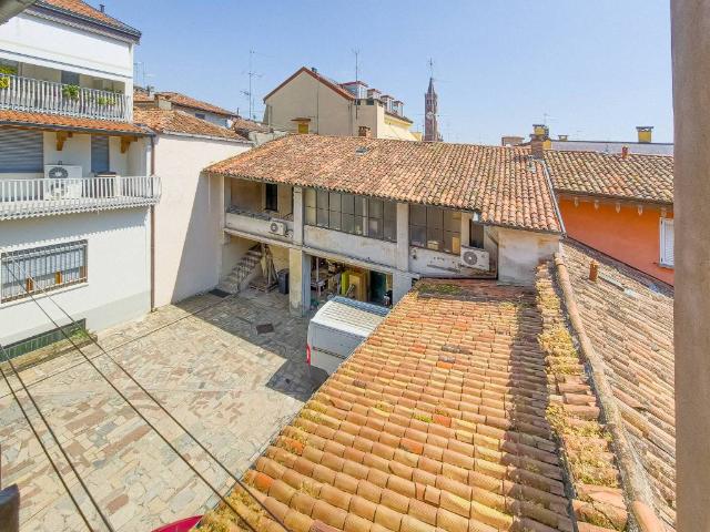 Villa Indipendente in vendita a Treviglio, Lombardia