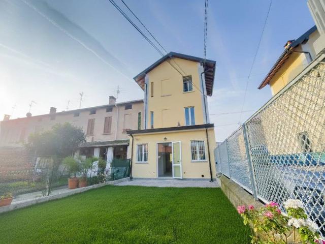 Villa Indipendente in vendita a Treviglio, Lombardia