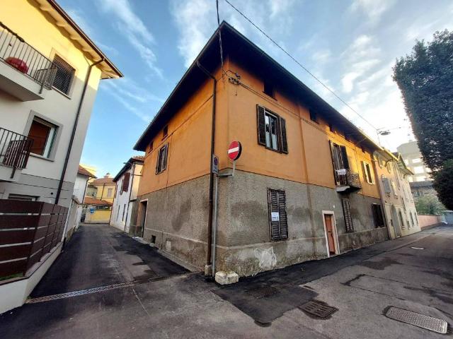 Villa Indipendente in vendita a Treviglio, Lombardia