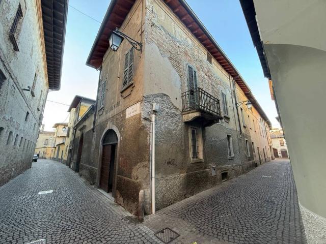 Villa Indipendente in vendita a Treviglio, Lombardia
