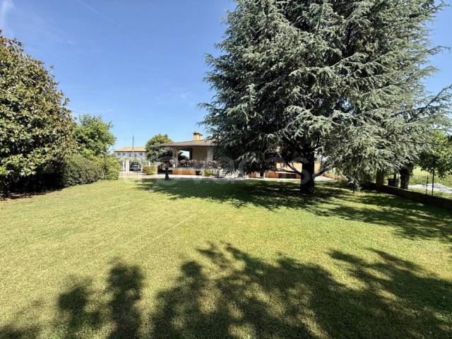 Villa Indipendente in vendita a Trevignano, Veneto
