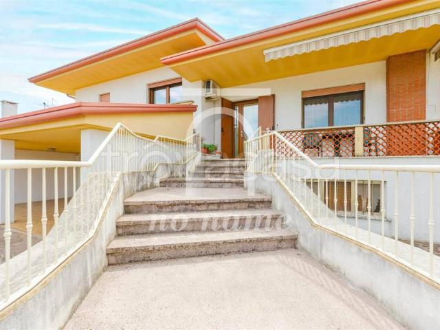 Villa Indipendente in vendita a San Sisto, Musano