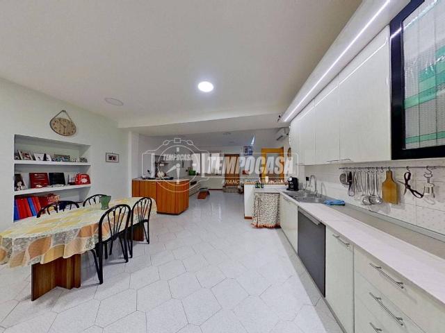 Villa Indipendente in vendita a Triggiano, Bari