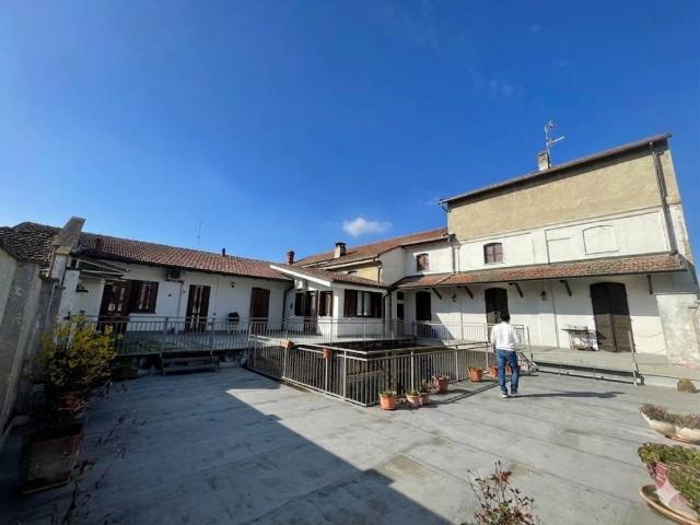 Villa Indipendente in vendita a Piemonte, Vercelli