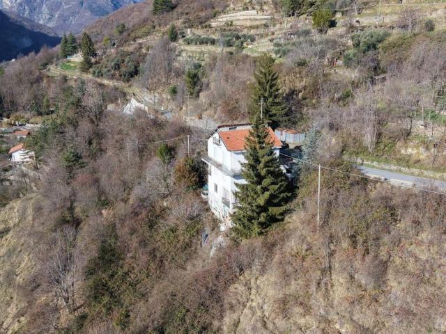Villa Indipendente in vendita a Triora, Liguria
