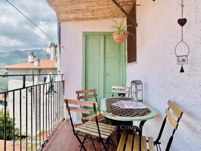 Villa Indipendente in vendita a Triora, Liguria