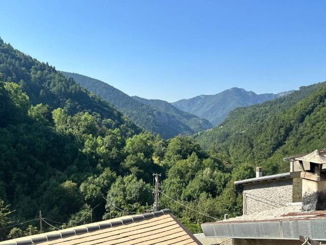 Villa Indipendente in vendita a Triora, Liguria