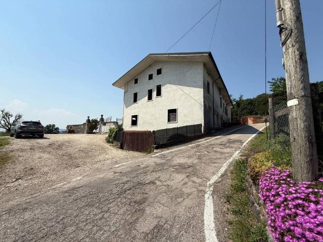 Villa Indipendente in vendita a Trissino, Veneto
