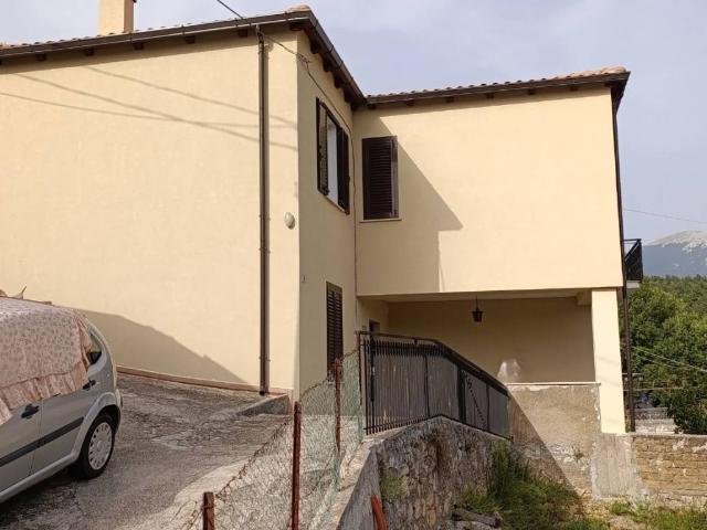 Villa Indipendente in vendita a San Giovanni-Patoni, Trivigliano