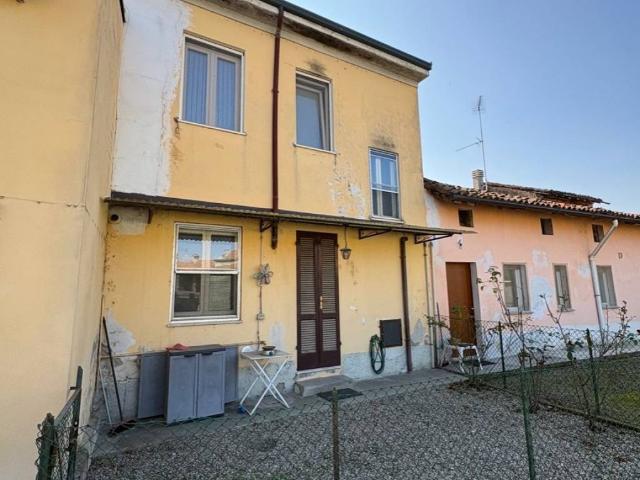 Villa Indipendente in vendita a Tromello, Pavia