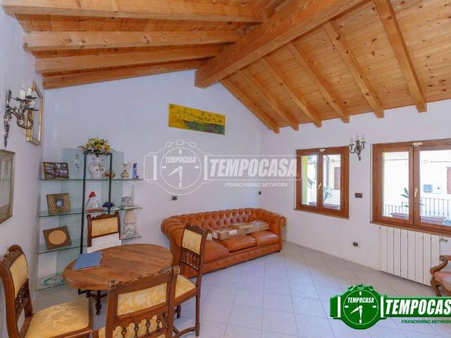 Villa Indipendente in vendita a Trovo, Lombardia