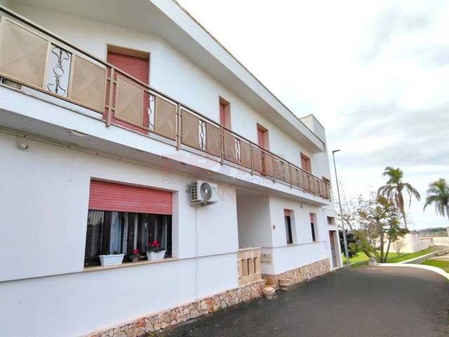 Villa Indipendente in vendita a Montegrappa, Puglia