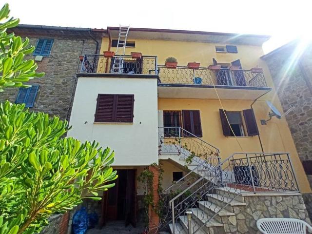 Villa Indipendente in vendita a Tuoro Sul Trasimeno, Umbria
