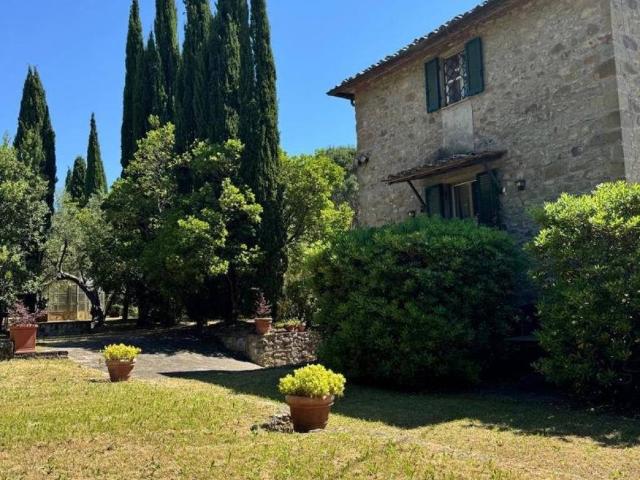 Villa Indipendente in vendita a Tuoro Sul Trasimeno, Umbria